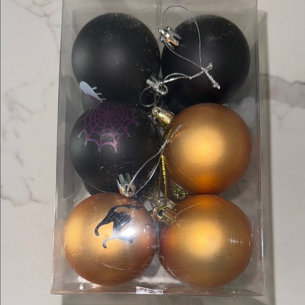 Black and Gold Halloween Ornaments Set